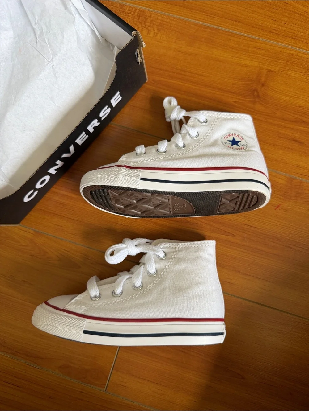 NWT Converse White Hightop Infant 7 US